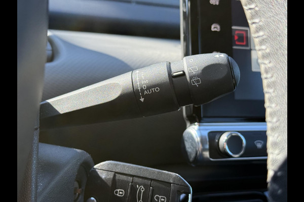 Citroën C4 Cactus 1.2 PureTech Shine Automaat,110pk,Dealer Onderhouden,Trekhaak,Distributie vv 2023,Navi,Clima,Cruise,Pdc,Lm velgen,Nieuwe Apk bij Aflevering