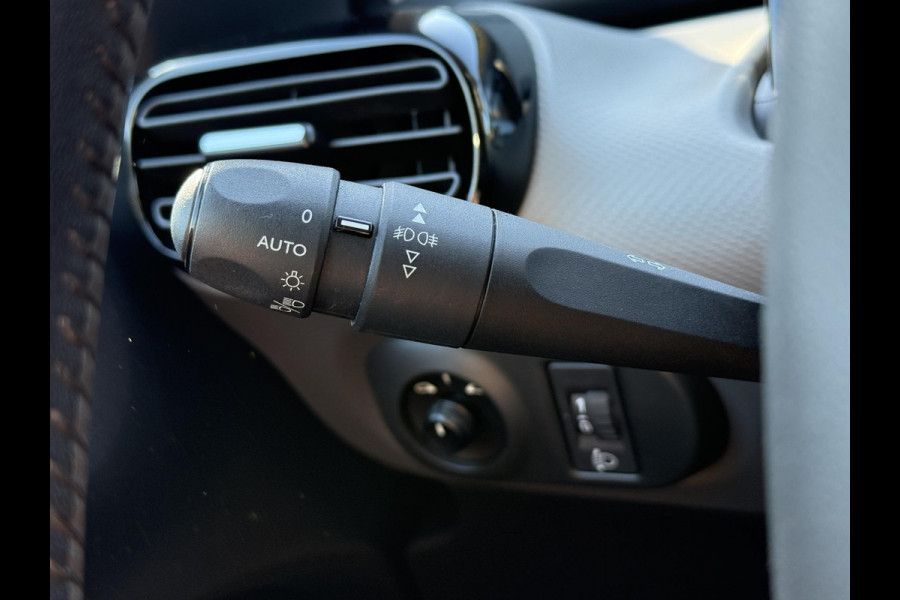 Citroën C4 Cactus 1.2 PureTech Shine Automaat,110pk,Dealer Onderhouden,Trekhaak,Distributie vv 2023,Navi,Clima,Cruise,Pdc,Lm velgen,Nieuwe Apk bij Aflevering