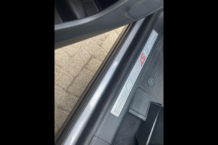 Ford Explorer 3.0 V6 EcoBoost PHEV ST-Line 457pk | Adapatieve Cruise | Panoramadak | Full LED | 2.500kg Trekgewicht | Trekhaak afneembaar | Massage Stoelen