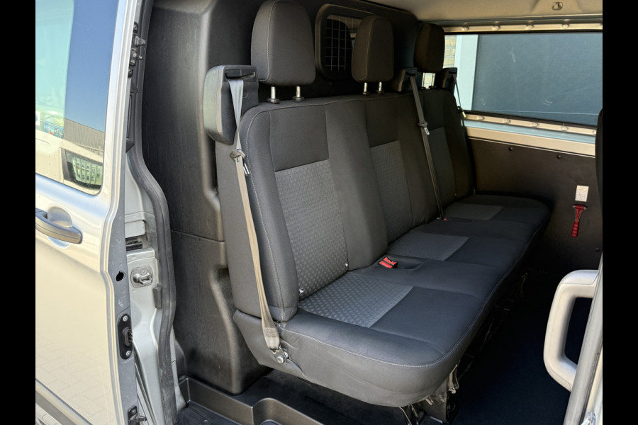 Ford Transit Custom 300 2.0 TDCI 13PK EURO 6 L1H1 Trend DC 6 persoons Navigatie systeem/app Connect/cruise control