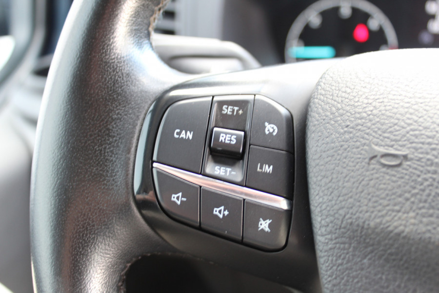 Ford Transit Custom 300 2.0-130pk TDCI L1H1 Trend Dubb. cabine. Trekhaak, Airco, Stoelverwarming, Cruise Control, Multimediascherm met navi en apple/android carplay, Chrome Blue