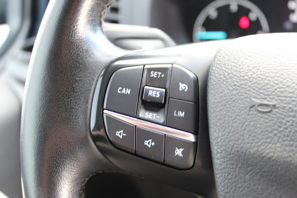 Ford Transit Custom 300 2.0-130pk TDCI L1H1 Trend Dubb. cabine. Trekhaak, Airco, Stoelverwarming, Cruise Control, Multimediascherm met navi en apple/android carplay, Chrome Blue