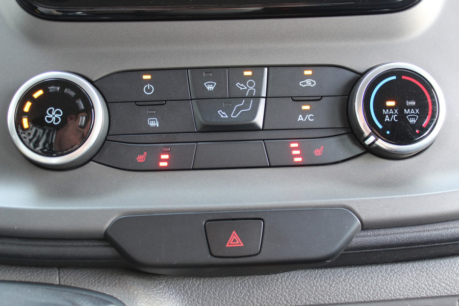 Ford Transit Custom 300 2.0-130pk TDCI L1H1 Trend Dubb. cabine. Trekhaak, Airco, Stoelverwarming, Cruise Control, Multimediascherm met navi en apple/android carplay, Chrome Blue