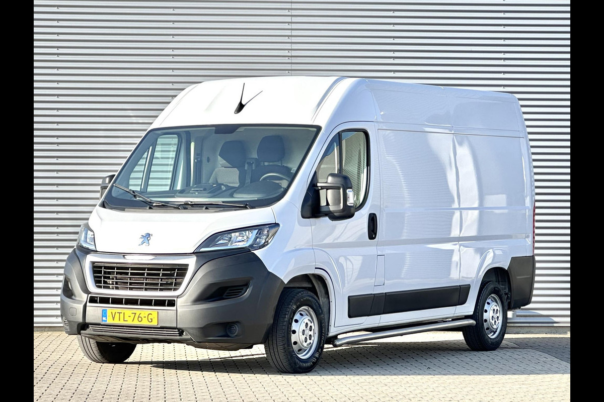 Peugeot Boxer 2.2 BlueHDi 120 L2H2 Trekhaak dealer onderh. 1ste eigenaar Peugeot Boxer 2.2 BlueHDi 120 L2H2 Trekhaak dealer onderh. 1ste eigenaar