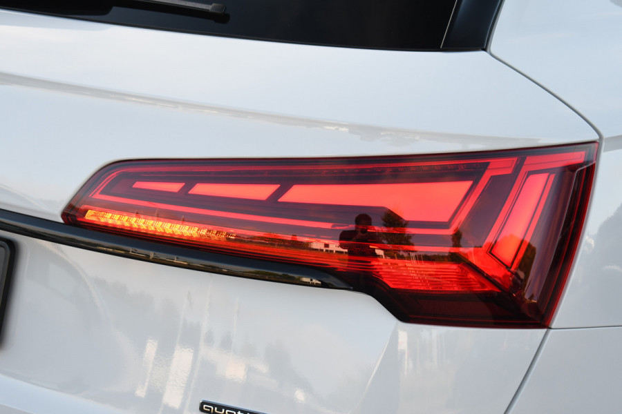 Audi Q5 50 TFSI e S-Edition Pano Trekh Optic-black Sfeer Camera