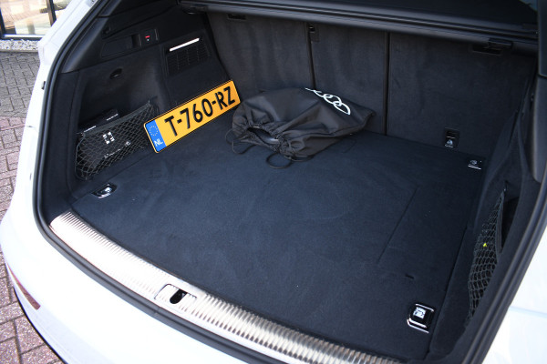 Audi Q5 50 TFSI e S-Edition Pano Trekh Optic-black Sfeer Camera