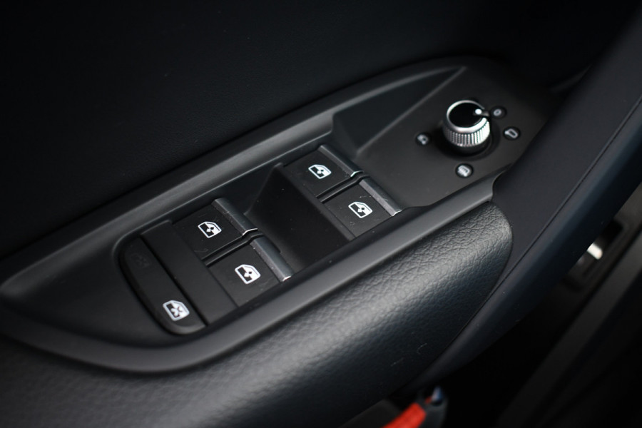 Audi Q5 50 TFSI e S-Edition Pano Trekh Optic-black Sfeer Camera