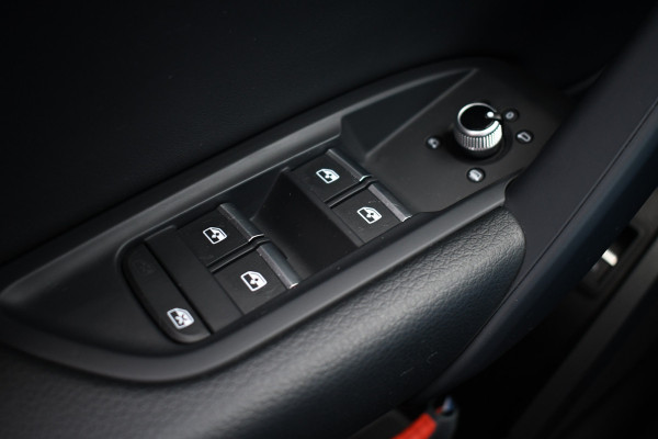 Audi Q5 50 TFSI e S-Edition Pano Trekh Optic-black Sfeer Camera
