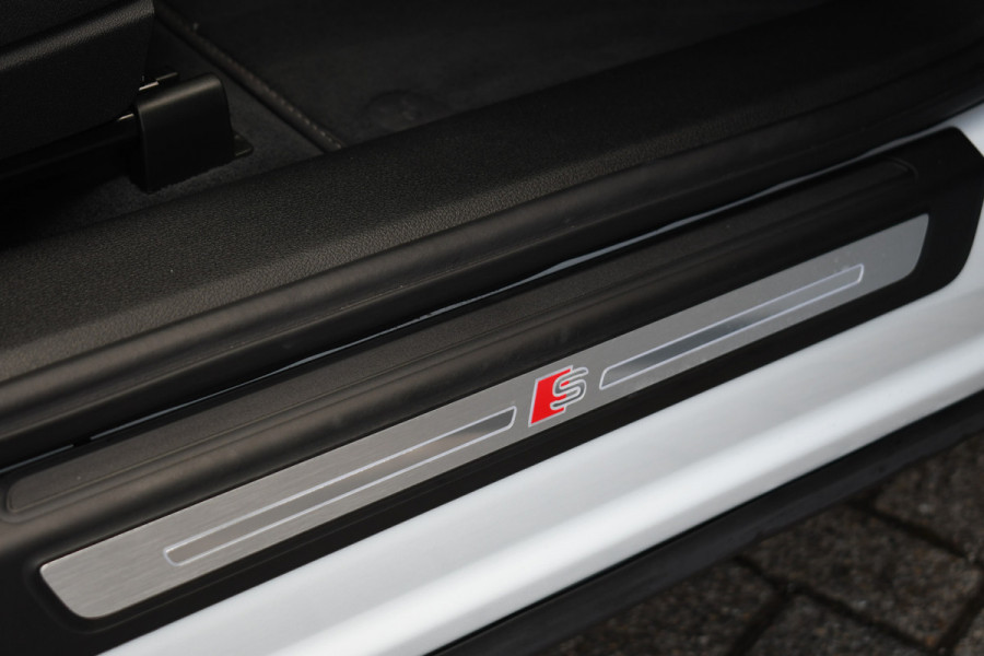 Audi Q5 50 TFSI e S-Edition Pano Trekh Optic-black Sfeer Camera