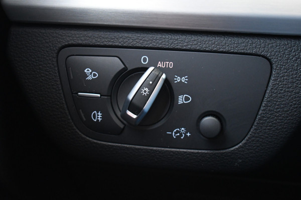 Audi Q5 50 TFSI e S-Edition Pano Trekh Optic-black Sfeer Camera