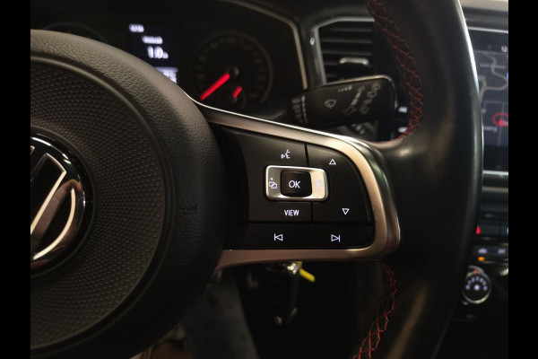 Volkswagen T-Roc 1.5 TSI Sport open dak | navi | carplay | cruise control | trekhaak