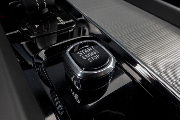 Volvo XC60 2.0 Recharge T6 AWD Inscription R-DESIGN | TREKHAAK | ACC | PANO | ELEKTRISCH VERSTELBARE STOELEN