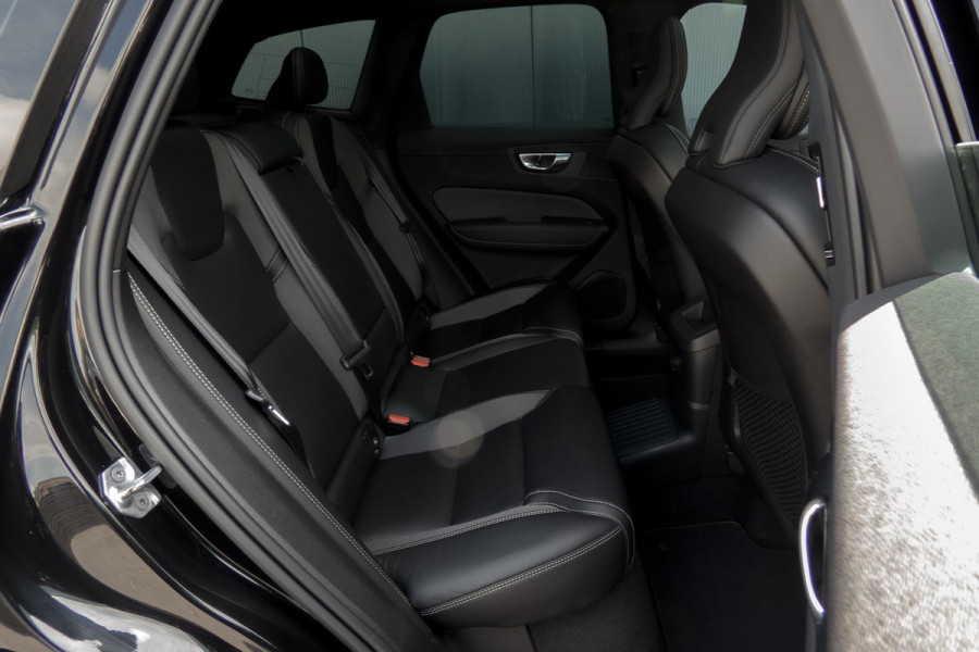 Volvo XC60 2.0 Recharge T6 AWD Inscription R-DESIGN | TREKHAAK | ACC | PANO | ELEKTRISCH VERSTELBARE STOELEN