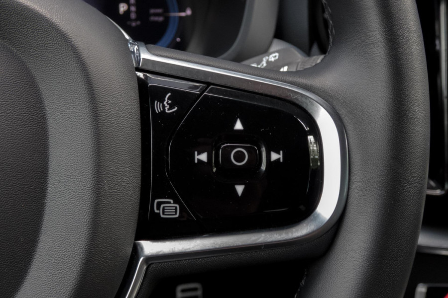 Volvo XC60 2.0 Recharge T6 AWD Inscription R-DESIGN | TREKHAAK | ACC | PANO | ELEKTRISCH VERSTELBARE STOELEN