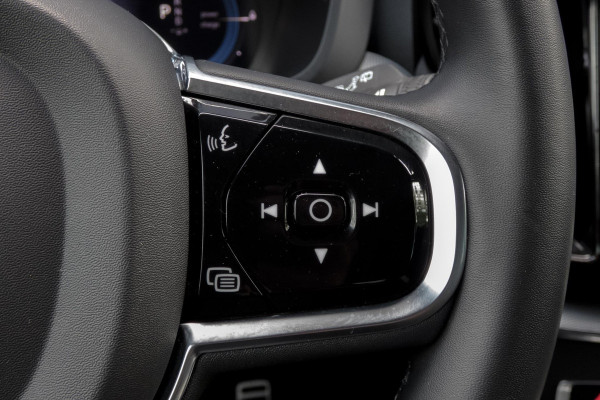 Volvo XC60 2.0 Recharge T6 AWD Inscription R-DESIGN | TREKHAAK | ACC | PANO | ELEKTRISCH VERSTELBARE STOELEN