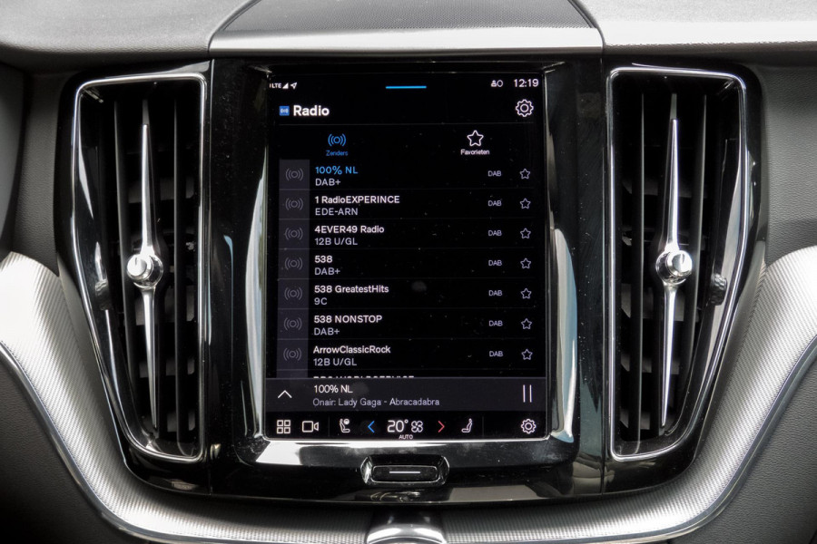 Volvo XC60 2.0 Recharge T6 AWD Inscription R-DESIGN | TREKHAAK | ACC | PANO | ELEKTRISCH VERSTELBARE STOELEN