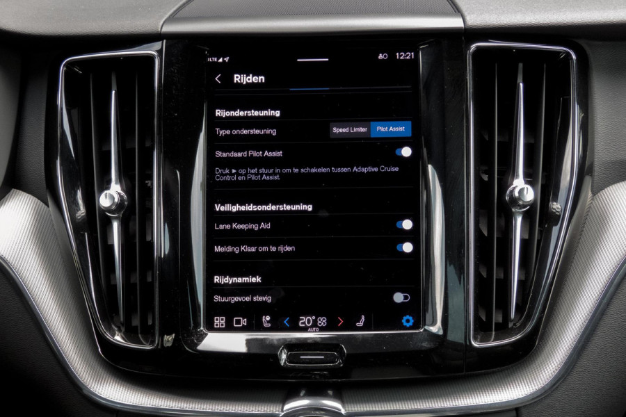 Volvo XC60 2.0 Recharge T6 AWD Inscription R-DESIGN | TREKHAAK | ACC | PANO | ELEKTRISCH VERSTELBARE STOELEN