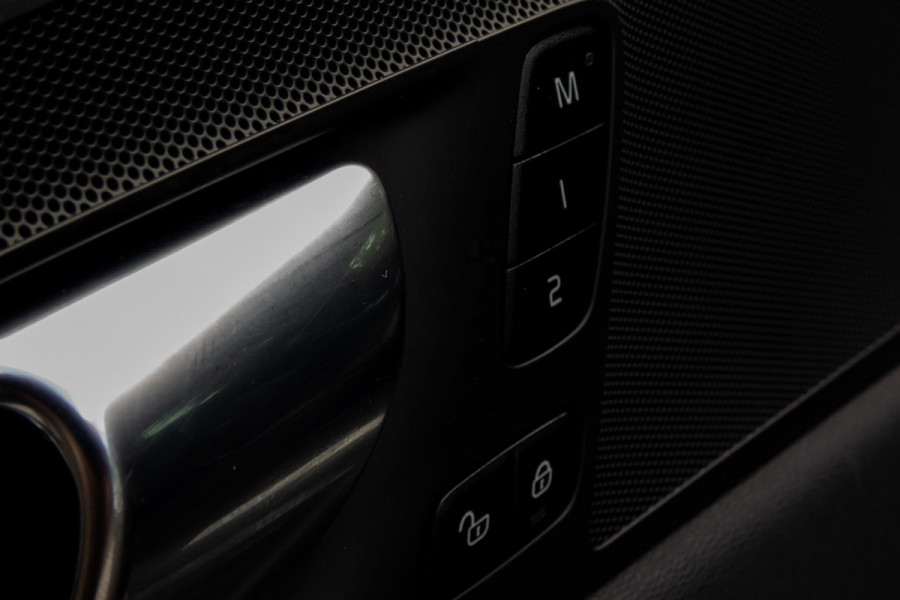 Volvo XC60 2.0 Recharge T6 AWD Inscription R-DESIGN | TREKHAAK | ACC | PANO | ELEKTRISCH VERSTELBARE STOELEN