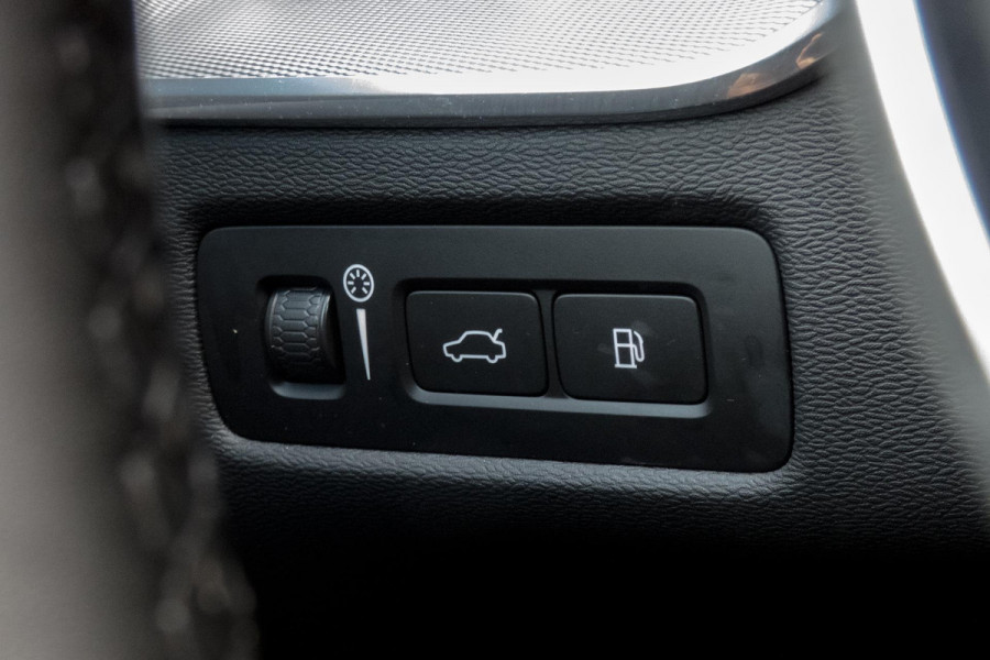 Volvo XC60 2.0 Recharge T6 AWD Inscription R-DESIGN | TREKHAAK | ACC | PANO | ELEKTRISCH VERSTELBARE STOELEN