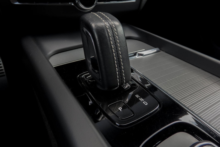 Volvo XC60 2.0 Recharge T6 AWD Inscription R-DESIGN | TREKHAAK | ACC | PANO | ELEKTRISCH VERSTELBARE STOELEN
