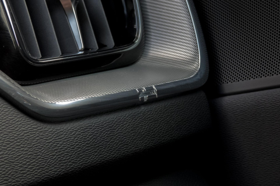 Volvo XC60 2.0 Recharge T6 AWD Inscription R-DESIGN | TREKHAAK | ACC | PANO | ELEKTRISCH VERSTELBARE STOELEN