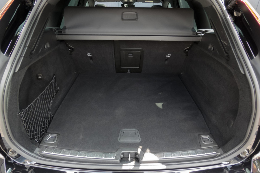 Volvo XC60 2.0 Recharge T6 AWD Inscription R-DESIGN | TREKHAAK | ACC | PANO | ELEKTRISCH VERSTELBARE STOELEN