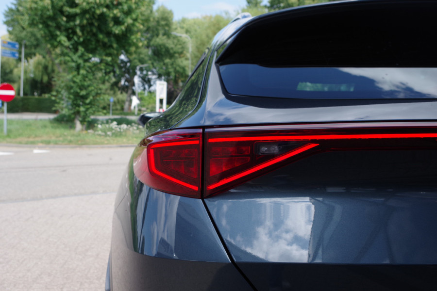 CUPRA Formentor 1.4 e-Hybrid VZ 245 PK Copper Edition PHEV, LED, Camera, Winterpakket, Carplay