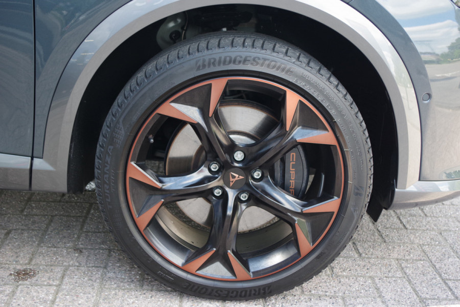 CUPRA Formentor 1.4 e-Hybrid VZ 245 PK Copper Edition PHEV, LED, Camera, Winterpakket, Carplay