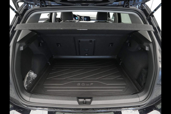 Volkswagen Golf 1.0 TSI Life Business Navigatie Memory Massagestoel Parkeersensonren 24