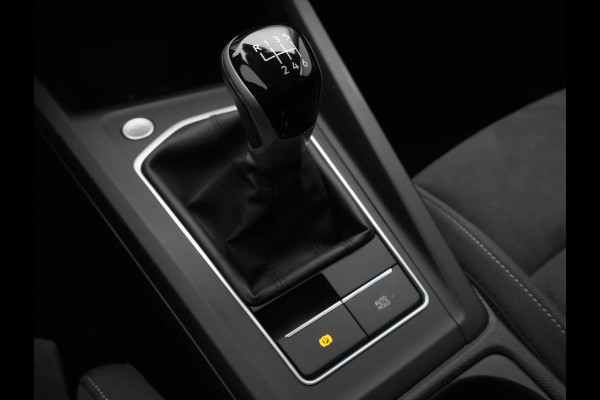 Volkswagen Golf 1.0 TSI Life Business Navigatie Memory Massagestoel Parkeersensonren 24