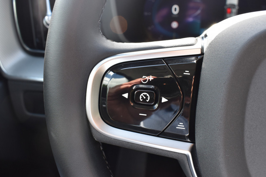 Volvo XC60 T8 455PK Plug-in hybrid AWD Ultra Dark Pano dak | Head Up Display | 360 Camera | ACC | Pilot Assist | Harman & Kardon | Key Less