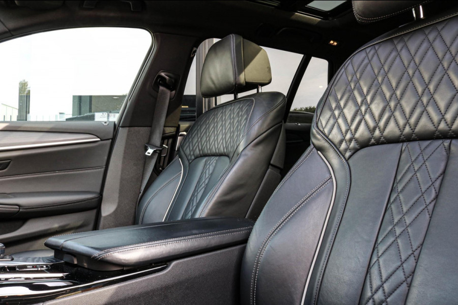 BMW 5 Serie Touring 530e xDrive M-SPORT - PANO - TREKHAAK - HARMAN - SOFTCLOSE