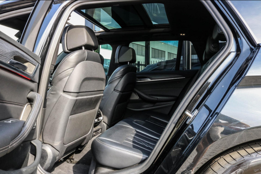 BMW 5 Serie Touring 530e xDrive M-SPORT - PANO - TREKHAAK - HARMAN - SOFTCLOSE