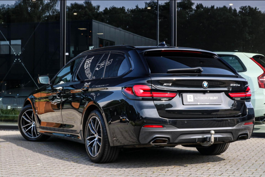BMW 5 Serie Touring 530e xDrive M-SPORT - PANO - TREKHAAK - HARMAN - SOFTCLOSE