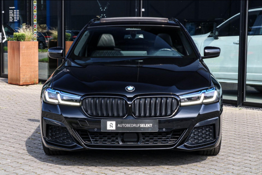 BMW 5 Serie Touring 530e xDrive M-SPORT - PANO - TREKHAAK - HARMAN - SOFTCLOSE