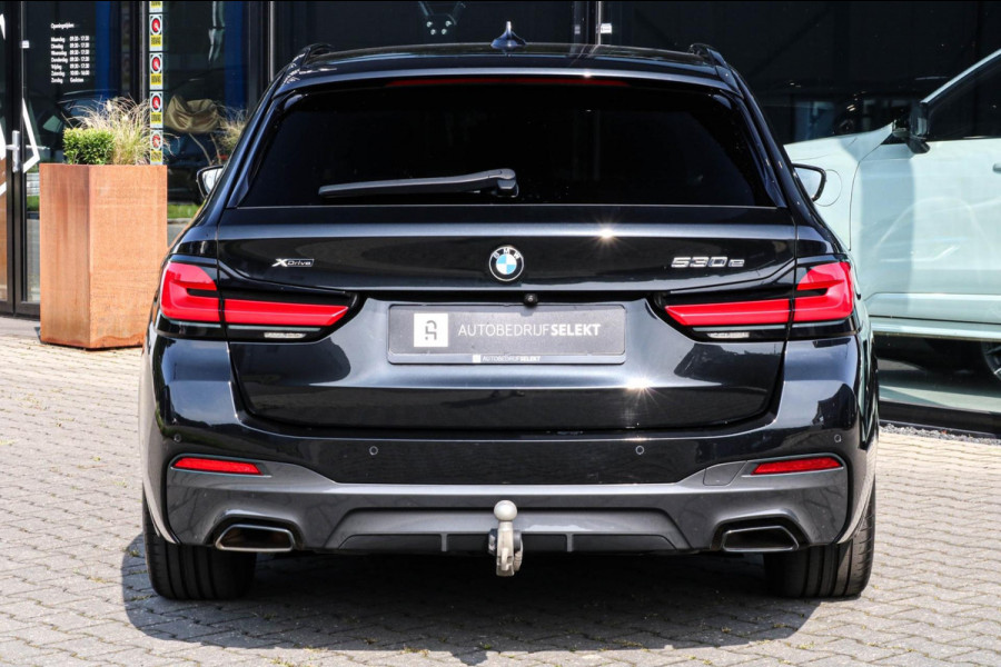 BMW 5 Serie Touring 530e xDrive M-SPORT - PANO - TREKHAAK - HARMAN - SOFTCLOSE