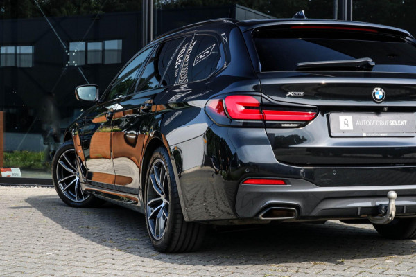 BMW 5 Serie Touring 530e xDrive M-SPORT - PANO - TREKHAAK - HARMAN - SOFTCLOSE
