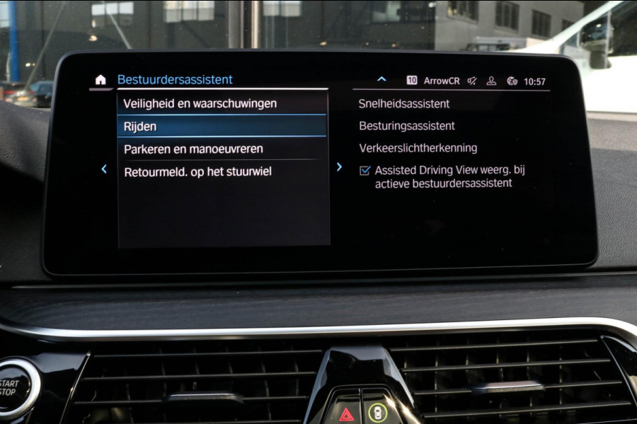 BMW 5 Serie Touring 530e xDrive M-SPORT - PANO - TREKHAAK - HARMAN - SOFTCLOSE
