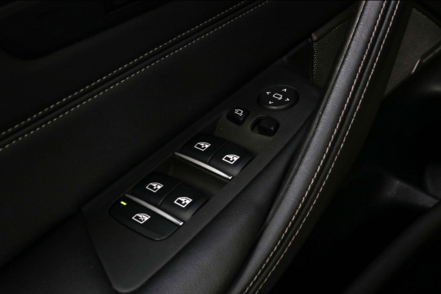 BMW 5 Serie Touring 530e xDrive M-SPORT - PANO - TREKHAAK - HARMAN - SOFTCLOSE