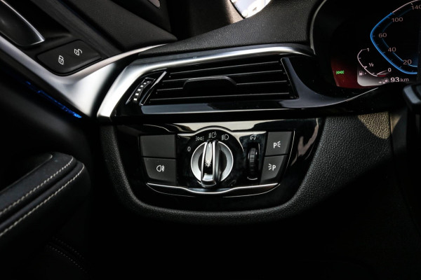 BMW 5 Serie Touring 530e xDrive M-SPORT - PANO - TREKHAAK - HARMAN - SOFTCLOSE