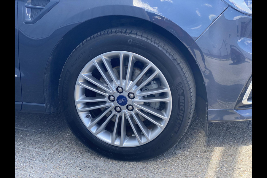 Ford S-Max 2.5 FHEV 7p Vignale 190pk | Full LED | Sony Navigatie | 7 persoons | Winterpack | Trekhaak | Massage Stoelen | Adaptieve Cruise Controle |