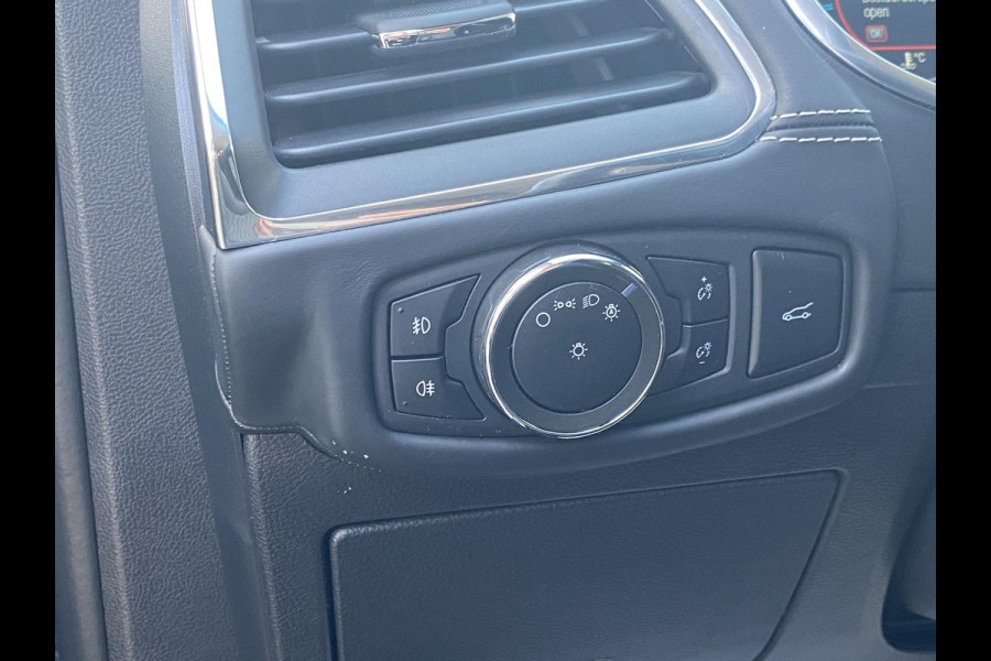 Ford S-Max 2.5 FHEV 7p Vignale 190pk | Full LED | Sony Navigatie | 7 persoons | Winterpack | Trekhaak | Massage Stoelen | Adaptieve Cruise Controle |
