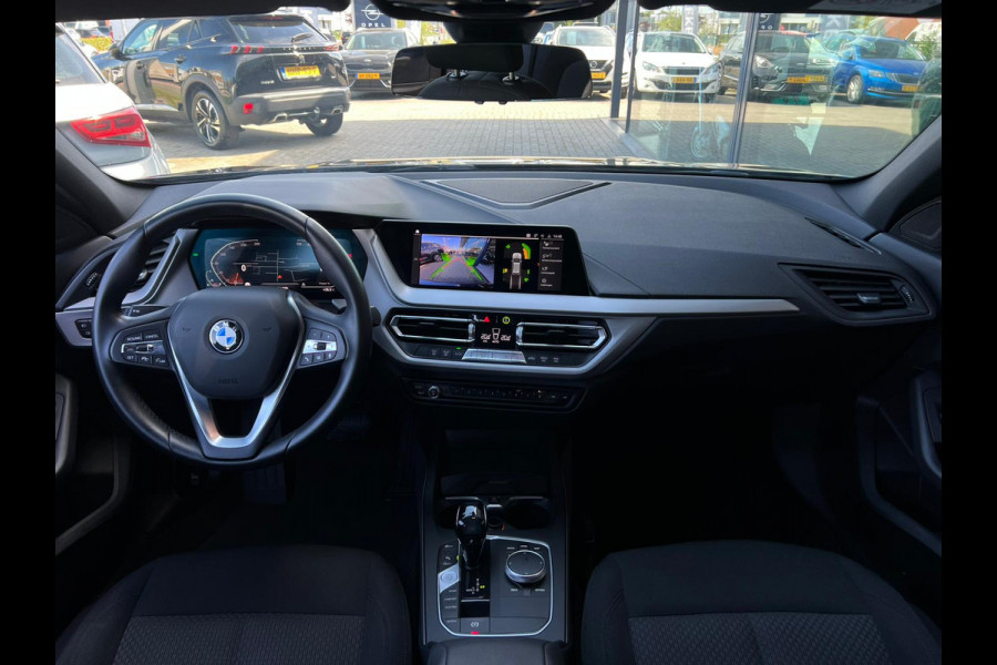 BMW 1-serie 118i Executive Edition NL AUTO | CAMERA | CARPLAY | KEYLESS | DEALER ONDERH |
