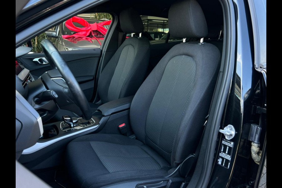 BMW 1-serie 118i Executive Edition NL AUTO | CAMERA | CARPLAY | KEYLESS | DEALER ONDERH |