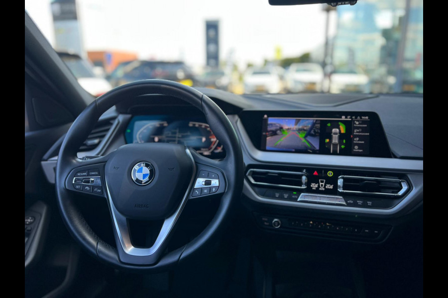 BMW 1-serie 118i Executive Edition NL AUTO | CAMERA | CARPLAY | KEYLESS | DEALER ONDERH |