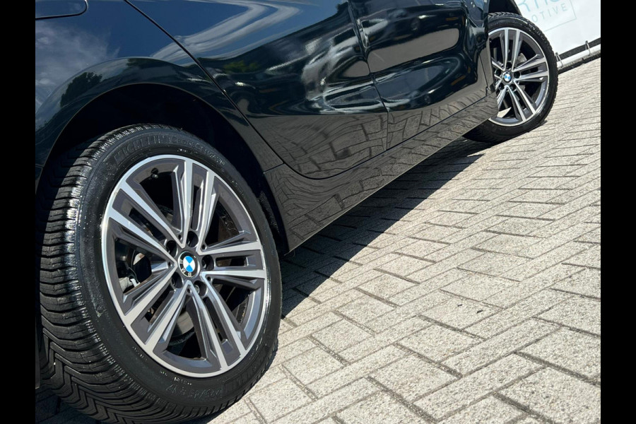 BMW 1-serie 118i Executive Edition NL AUTO | CAMERA | CARPLAY | KEYLESS | DEALER ONDERH |
