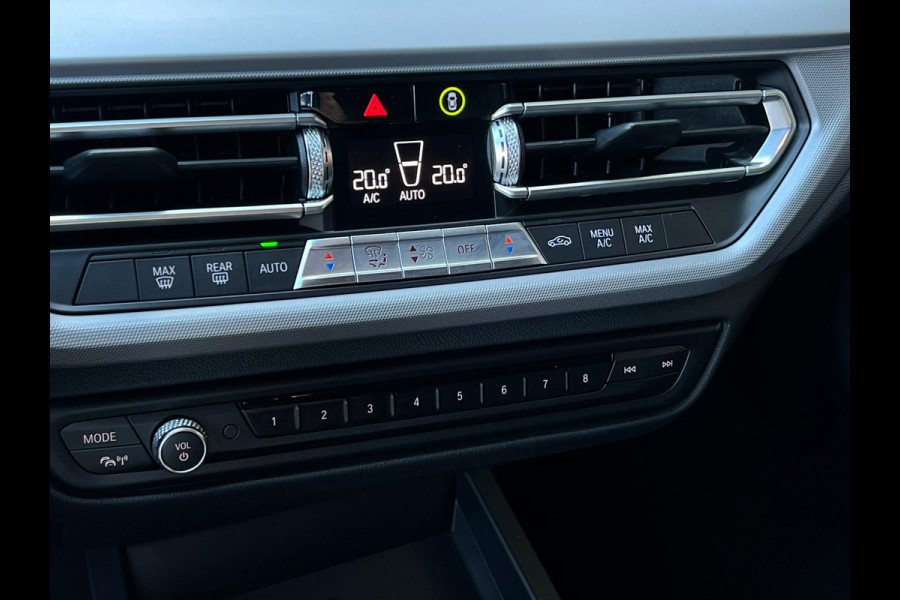BMW 1-serie 118i Executive Edition NL AUTO | CAMERA | CARPLAY | KEYLESS | DEALER ONDERH |