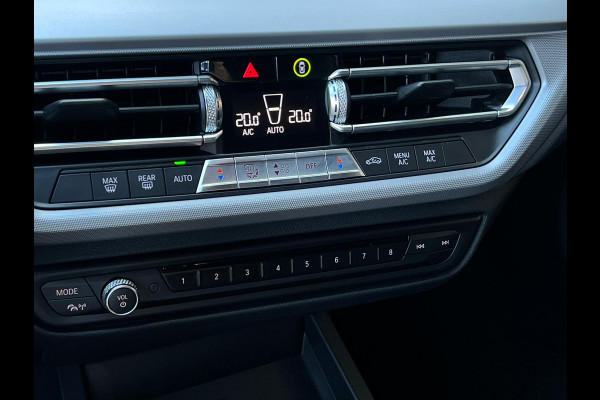 BMW 1-serie 118i Executive Edition NL AUTO | CAMERA | CARPLAY | KEYLESS | DEALER ONDERH |