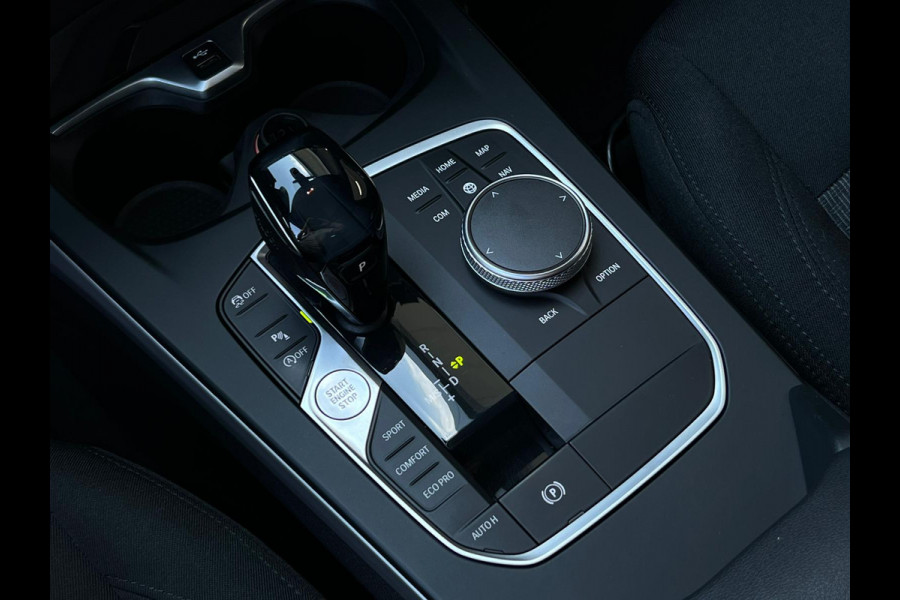 BMW 1-serie 118i Executive Edition NL AUTO | CAMERA | CARPLAY | KEYLESS | DEALER ONDERH |