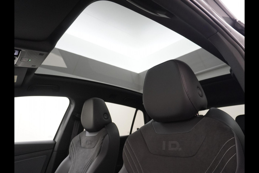 Volkswagen ID.5 Pro Performance 77 kWh Warmtepomp | Comfortplus pakket | Design plus pakket | Infotainmentplus pakket | Style plus pakket | Sportplus pakket | RIJ ASSIST. PAKKET | ERGONOMISCHE STOELEN | TREKHAAK